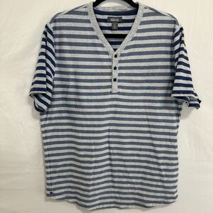 Kenneth Cole Reaction Men's Gray/Blue Striped V-Neck Tee Size XL Reverse Print